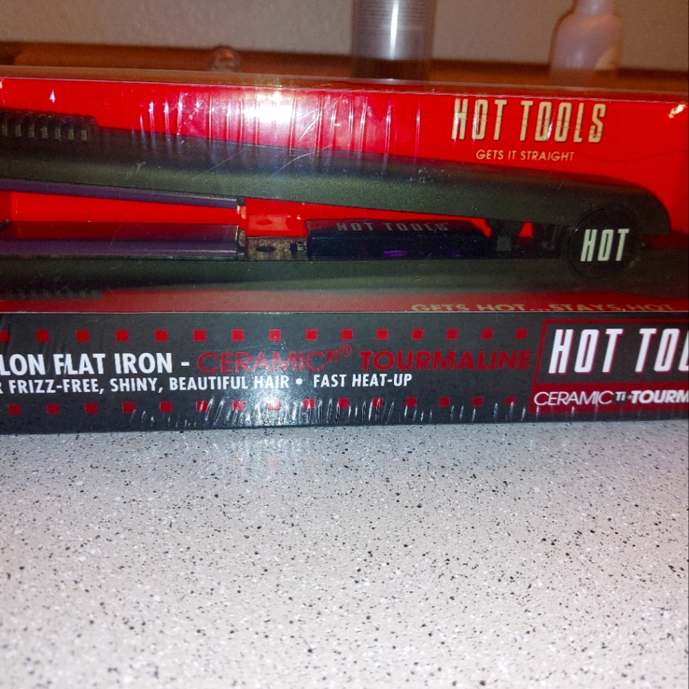 HOT TOOLS Professional Ceramic + Tourmaline Lightweight Flat Iron, 1 Inch New